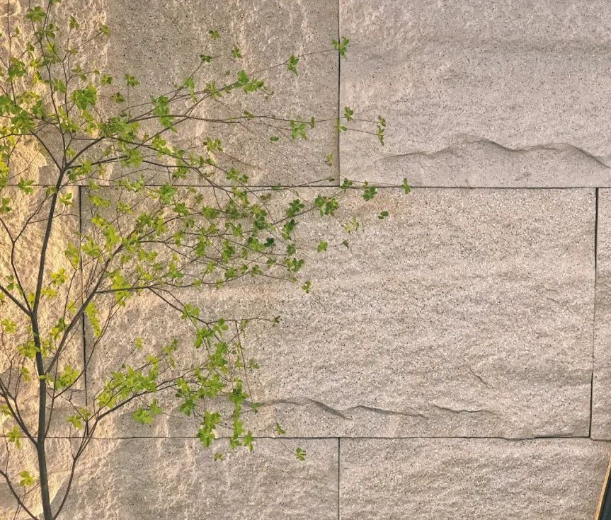 ¿Cómo se instalan paneles de pared de piedra?